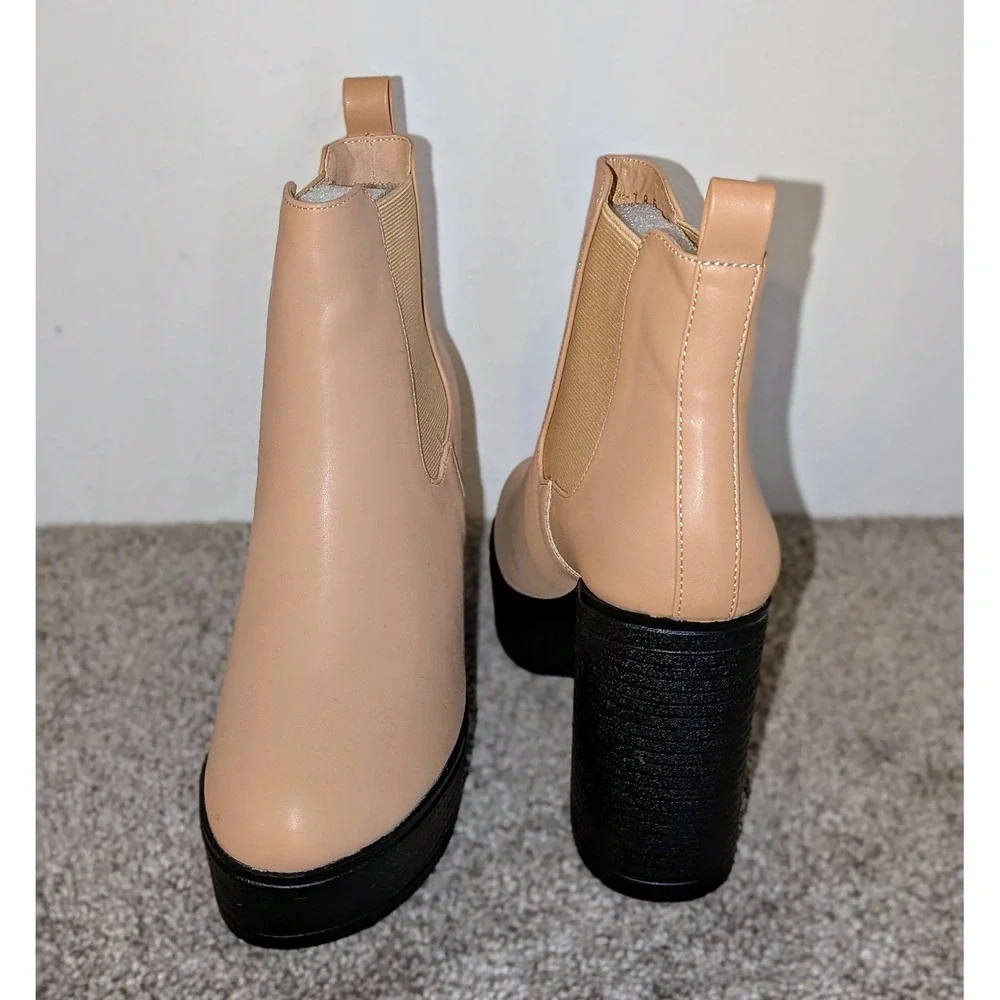 Platform Chelsea Boots Block Heel Ankle Booties Pull On Size 8.5 Tan/Black‎ New